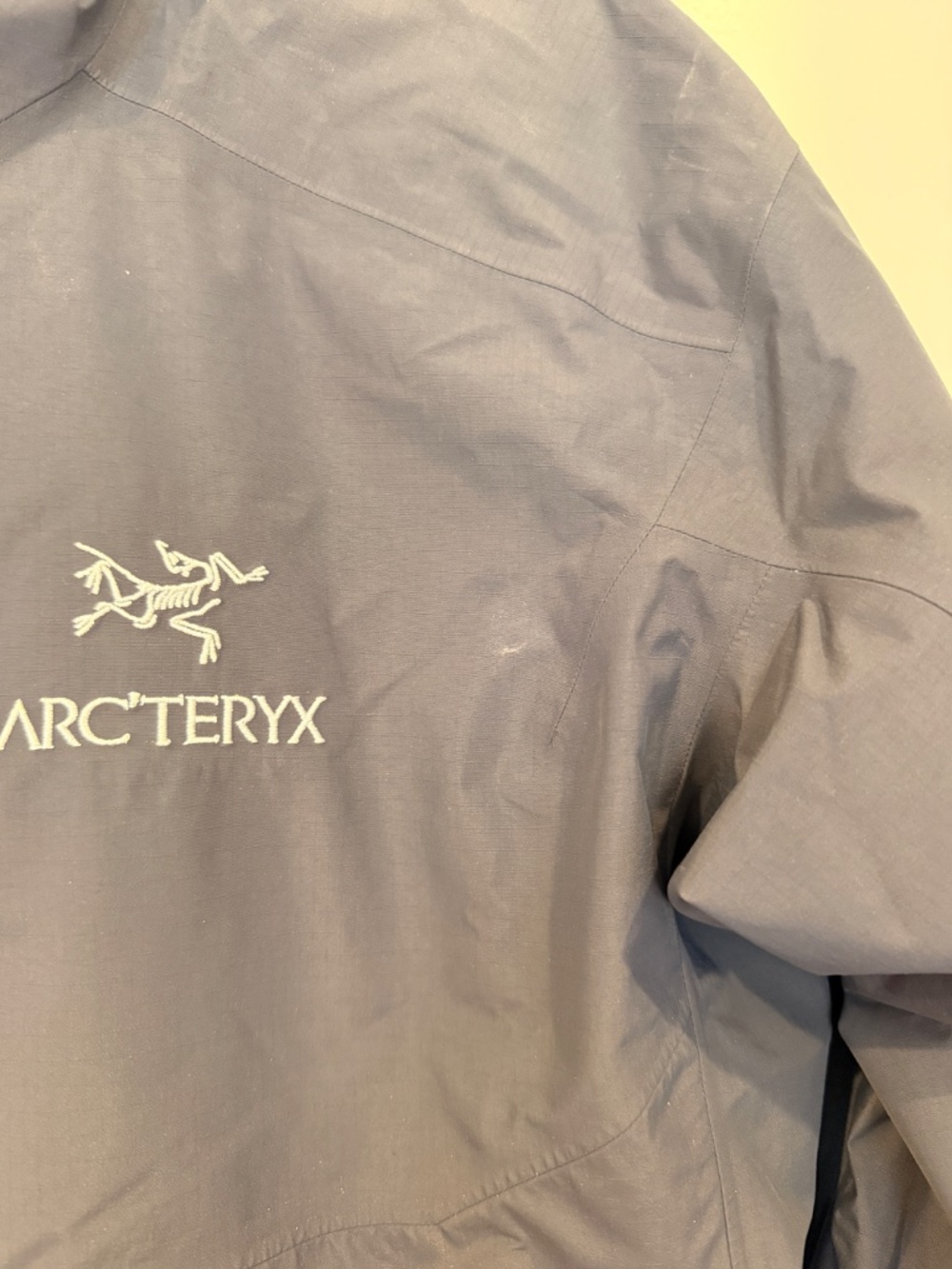 Arcteryx Jacket (Rain coat - waterproof) Men's Medium, Navy - Picture 4 of 6